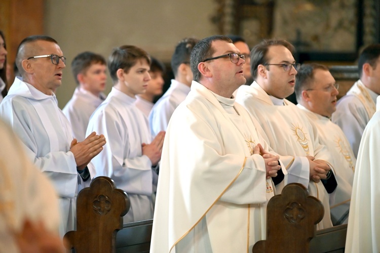 Promocja ceremoniarzy i lektorów w świdnickiej katedrze 