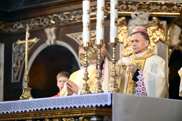 Promocja ceremoniarzy i lektorów w świdnickiej katedrze 