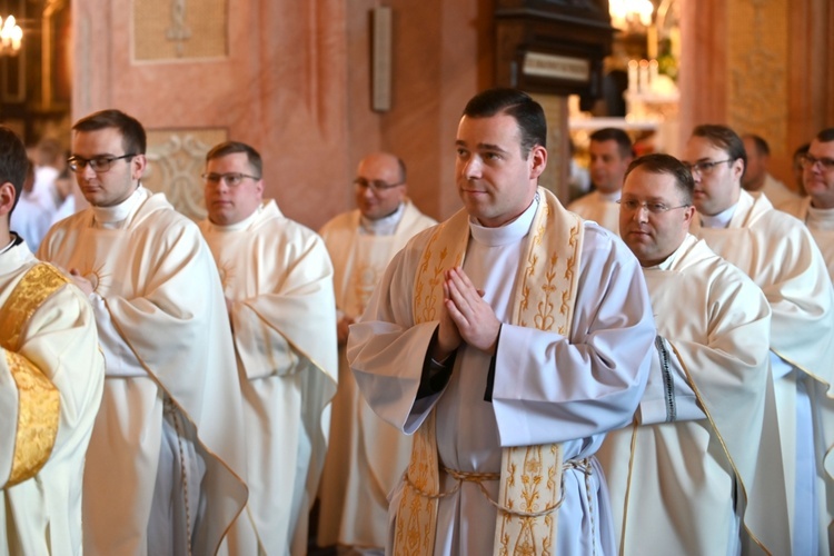 Promocja ceremoniarzy i lektorów w świdnickiej katedrze 