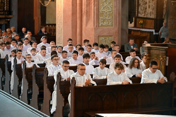 Promocja ceremoniarzy i lektorów w świdnickiej katedrze 