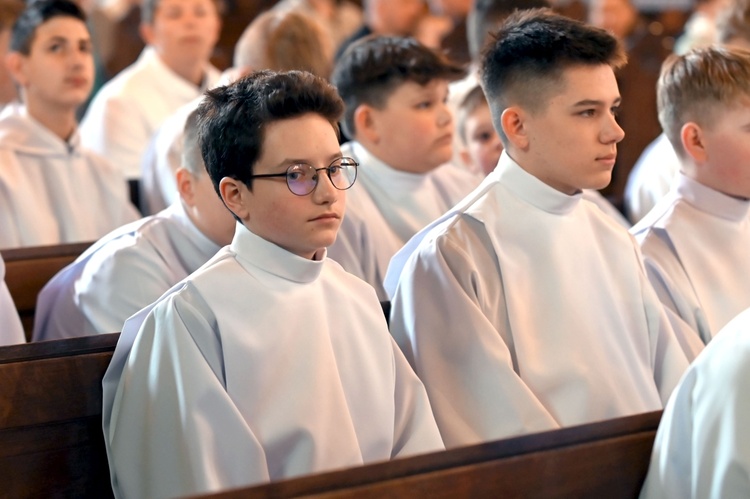 Promocja ceremoniarzy i lektorów w świdnickiej katedrze 