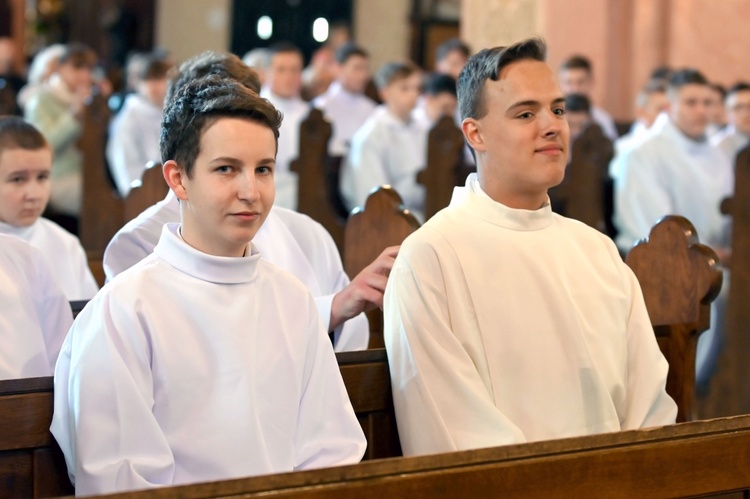 Promocja ceremoniarzy i lektorów w świdnickiej katedrze 