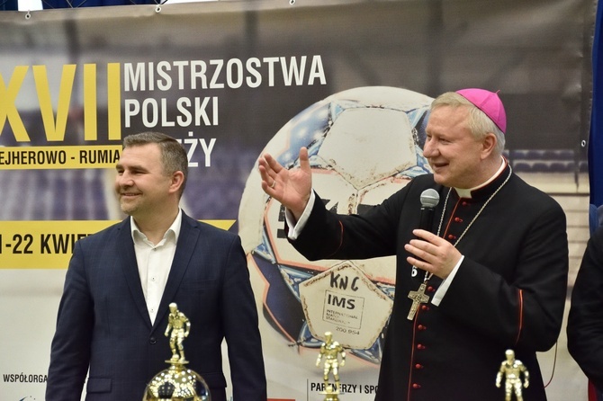 Finałowe rozgrywki XVII Mistrzostw Polski Księzy w piłce nożnej