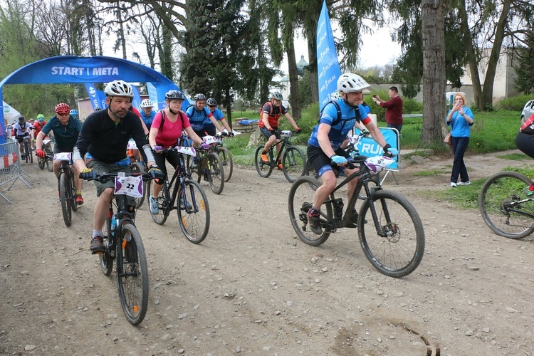 6. Henrykowski Maraton Rowerowy - Mistrzostwa Polski Księży MTB