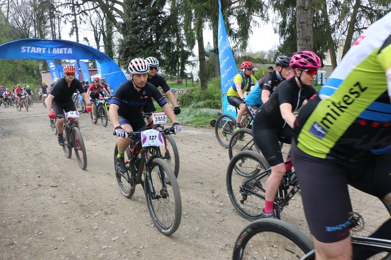 6. Henrykowski Maraton Rowerowy - Mistrzostwa Polski Księży MTB