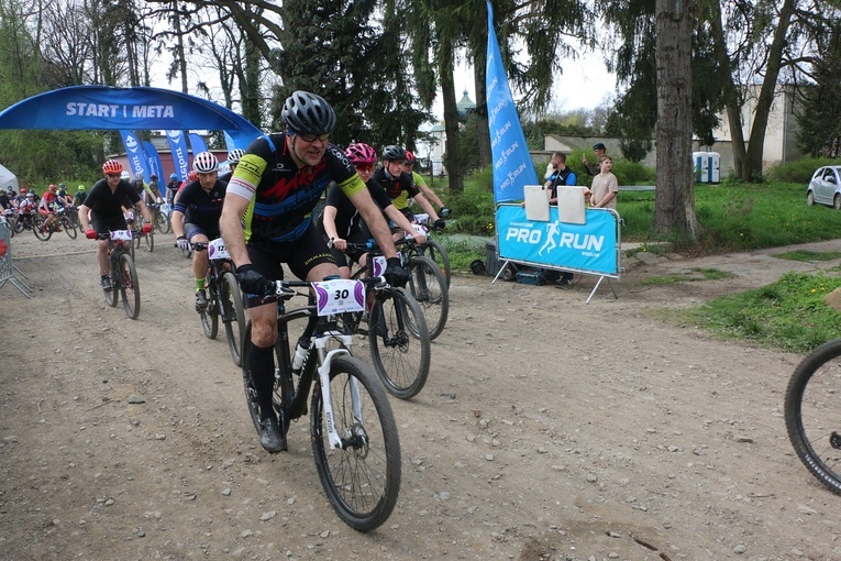 6. Henrykowski Maraton Rowerowy - Mistrzostwa Polski Księży MTB