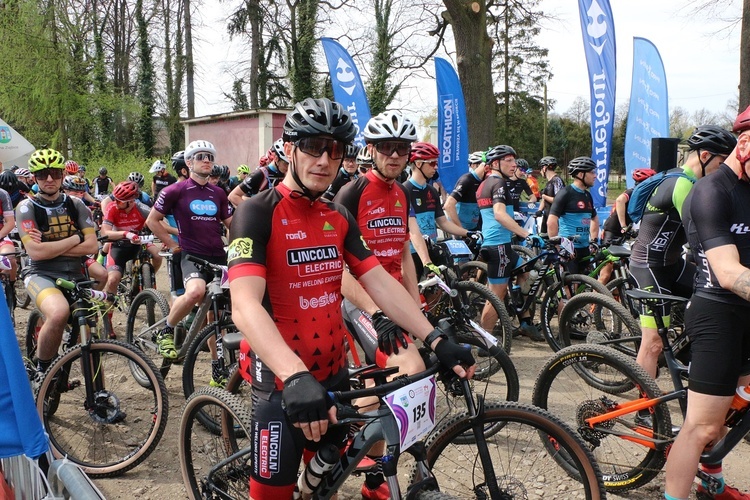 6. Henrykowski Maraton Rowerowy - Mistrzostwa Polski Księży MTB