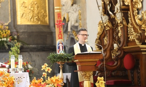 Konferencję dla młodych pielgrzymów wygłosił ks. Marek Studenski, wikariusz generalny diecezji bielsko-żywieckiej.