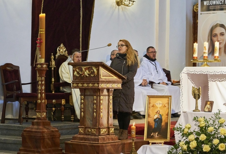 Świerki. Wprowadzenie relikwii św. Charbela i św. Stanisława Papczyńskiego