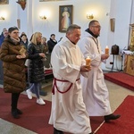 Świerki. Wprowadzenie relikwii św. Charbela i św. Stanisława Papczyńskiego