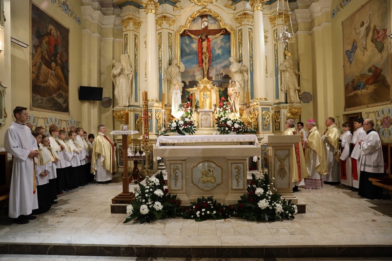 Poświęcenie ołtarza w Majdanie Królewskim