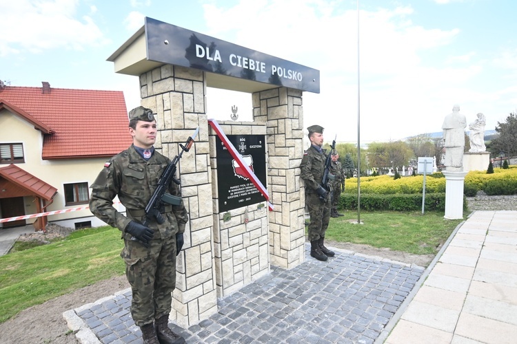 Odsłonięcie pomnika Dla Ciebie, Polsko