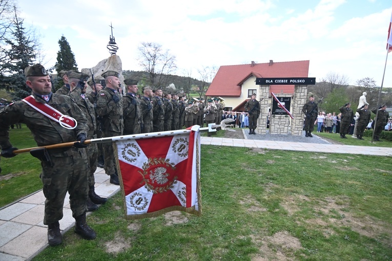 Odsłonięcie pomnika Dla Ciebie, Polsko