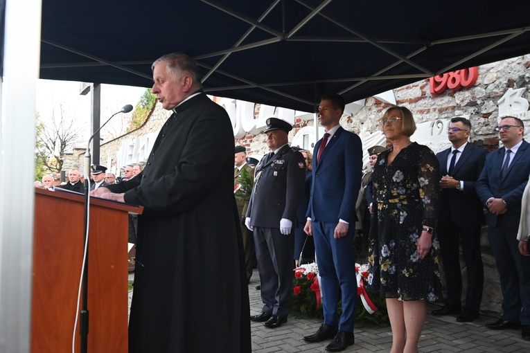 Odsłonięcie pomnika Dla Ciebie, Polsko