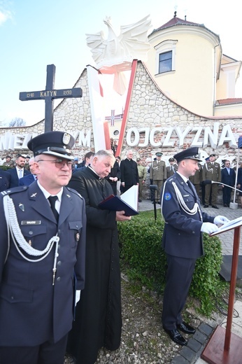 Odsłonięcie pomnika Dla Ciebie, Polsko