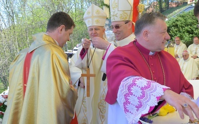 Ks. Karol Pstrągowski otrzymał krzyż misyjny