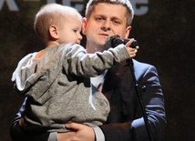 Trzy lata temu Piotr Szlązak został wyróżniony przez Inicjatywę Tato.Net nagrodą w kategorii ojciec. 