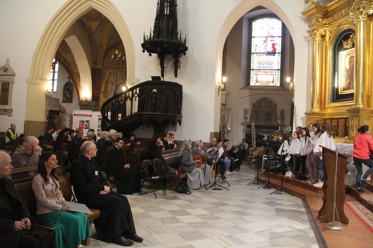 Forum "Eucharystia - miłująca Obecność" w Tarnowie