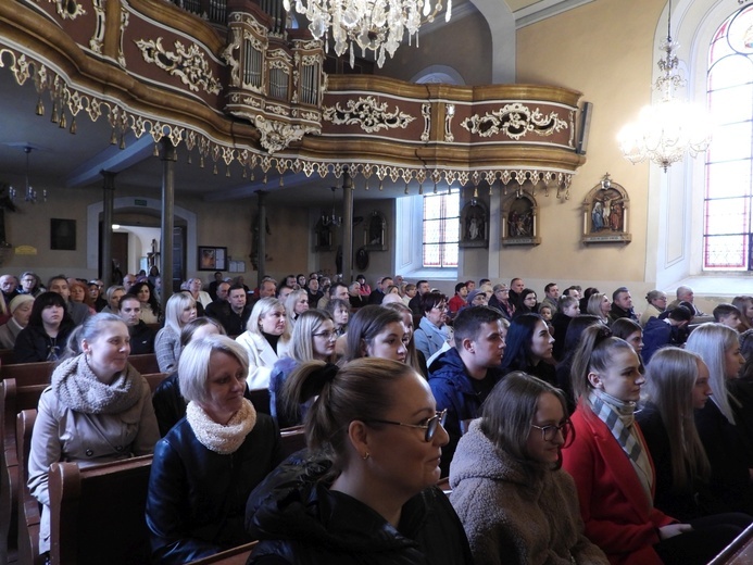 Bierzmowanie w Ścinawce Średniej