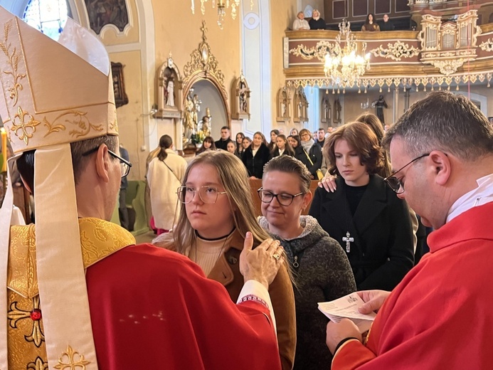 Bierzmowanie w Ścinawce Średniej