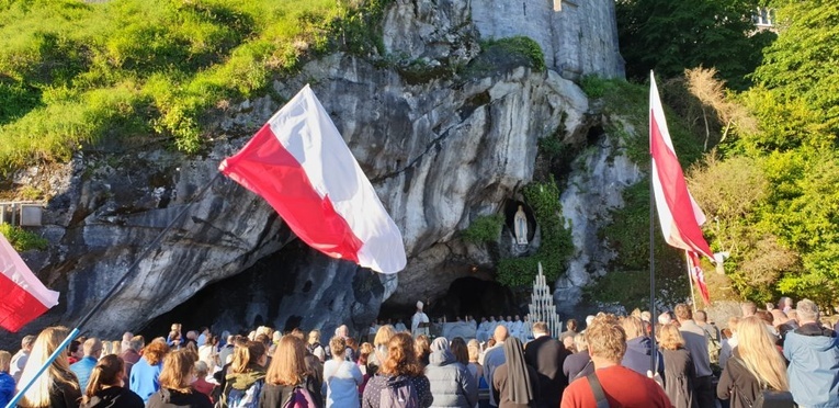 Bp Piotr Turzyński: Zapraszam Polonię do Lourdes