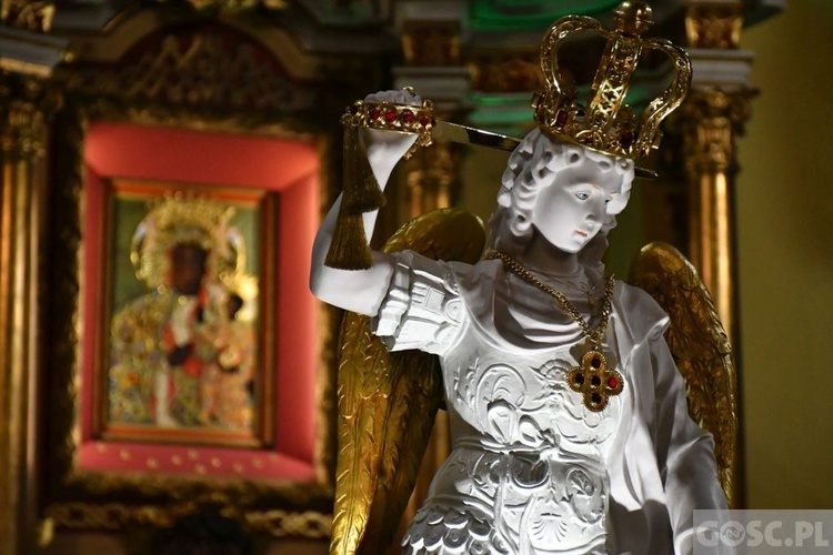 Figura św. Michała Archanioła w Zielonej Górze