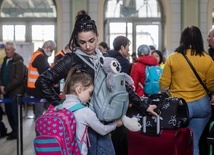 Papież pośród ubogich i uchodźców: Zawsze nieście woń miłosierdzia