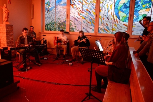 Wielkanocne Spotkanie Młodych - część 2