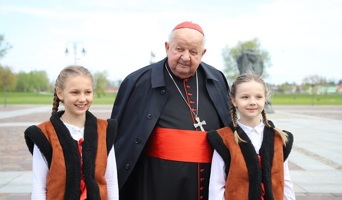 Strażnik dziedzictwa. 25. rocznica sakry biskupiej kard. Dziwisza