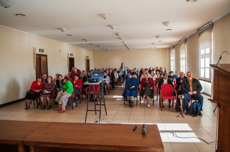 Jak Feniks z popiołów