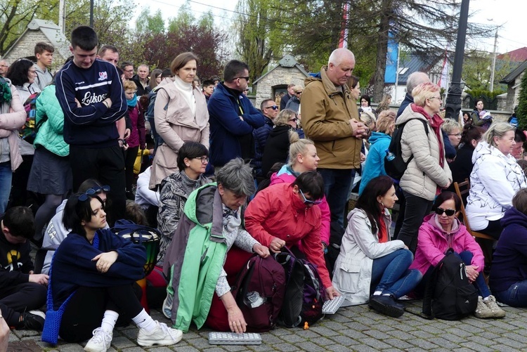 Msza św. pielgrzymów łagiewnickich w Hałcnowie - 2023