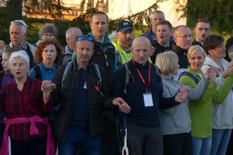 Pielgrzymi łagiewniccy dotarli na nocleg do Witkowic - 2023