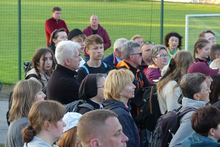 Pielgrzymi łagiewniccy dotarli na nocleg do Witkowic - 2023