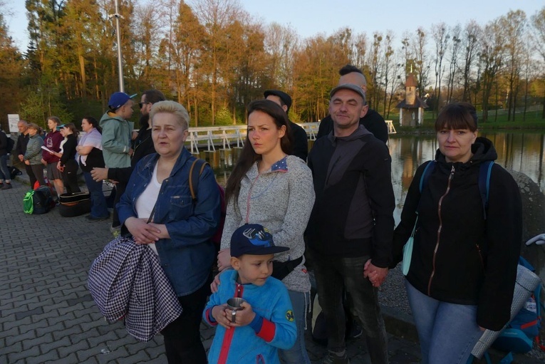 Pielgrzymi łagiewniccy dotarli na nocleg do Witkowic - 2023