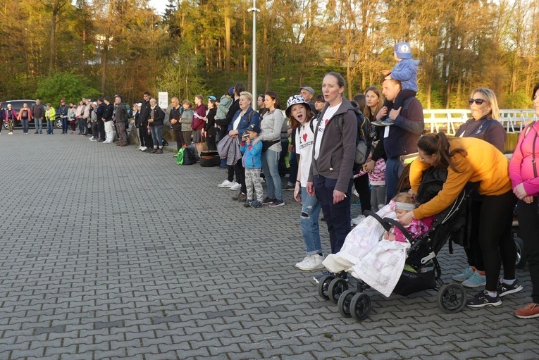 Pielgrzymi łagiewniccy dotarli na nocleg do Witkowic - 2023