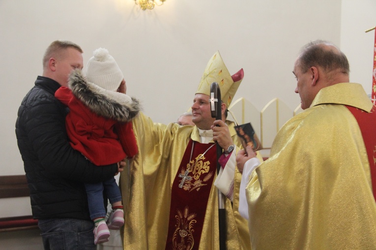 Trzetrzewina. Poświęcenie odnowionego kościoła