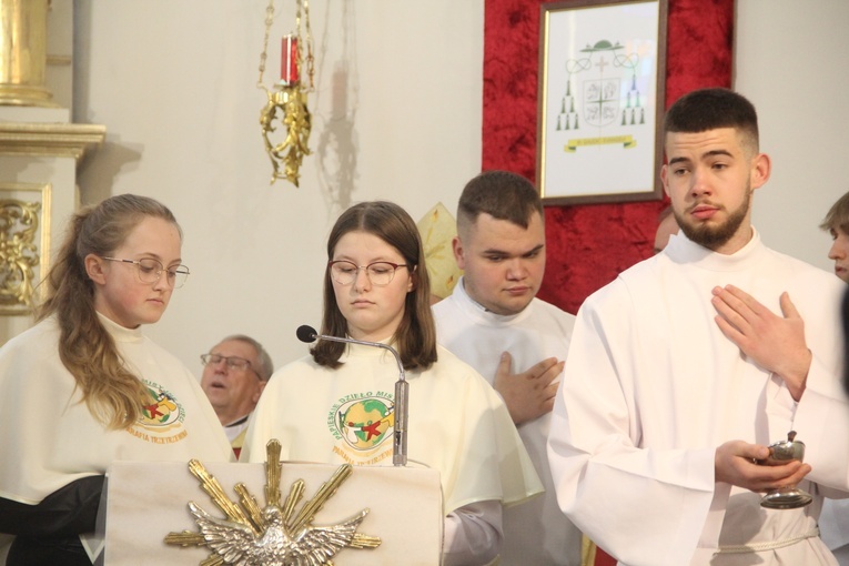Trzetrzewina. Poświęcenie odnowionego kościoła