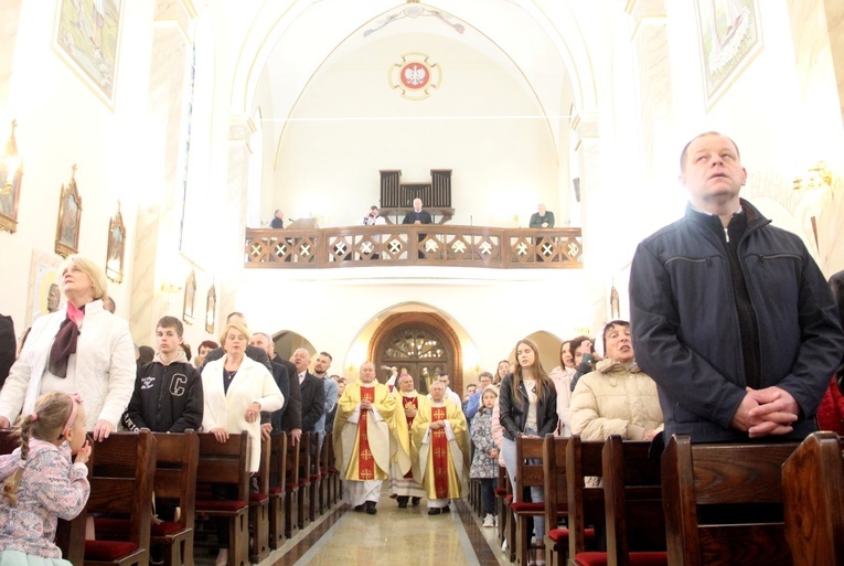 Trzetrzewina. Poświęcenie odnowionego kościoła