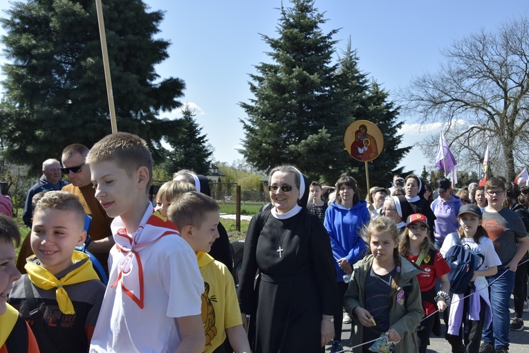 Pielgrzymka z Roszkowej Woli do Żdżar