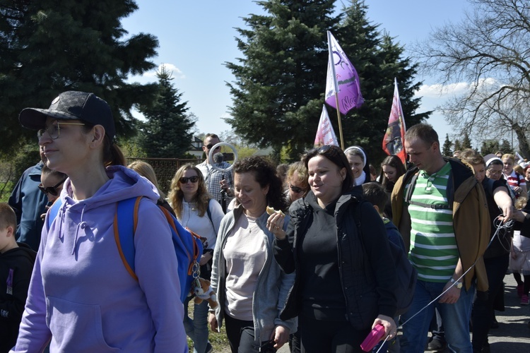 Pielgrzymka z Roszkowej Woli do Żdżar