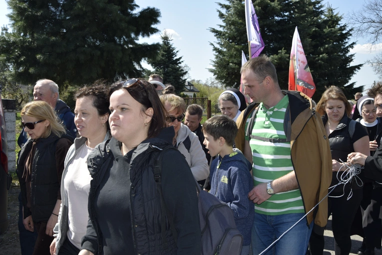 Pielgrzymka z Roszkowej Woli do Żdżar