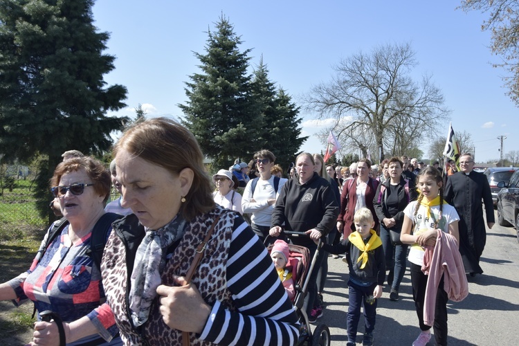 Pielgrzymka z Roszkowej Woli do Żdżar