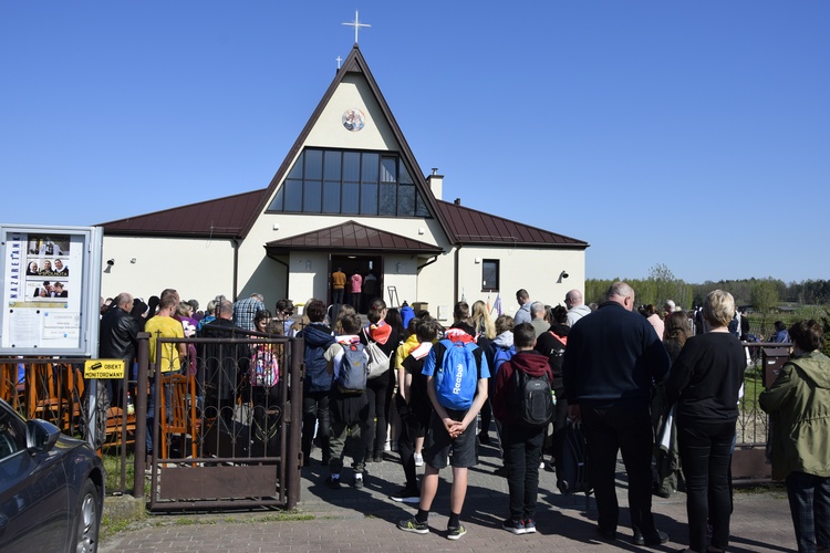 Pielgrzymka z Roszkowej Woli do Żdżar