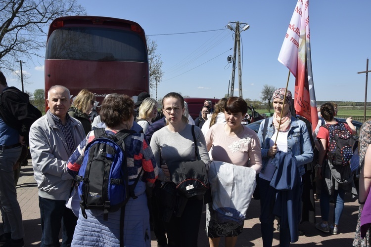 Pielgrzymka z Roszkowej Woli do Żdżar