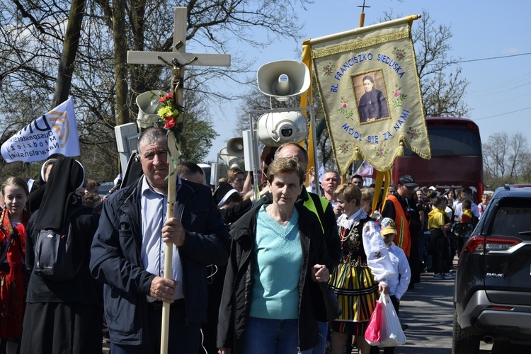 Pielgrzymka z Roszkowej Woli do Żdżar