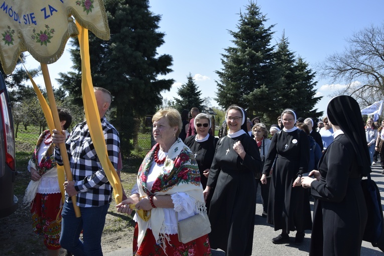 Pielgrzymka z Roszkowej Woli do Żdżar