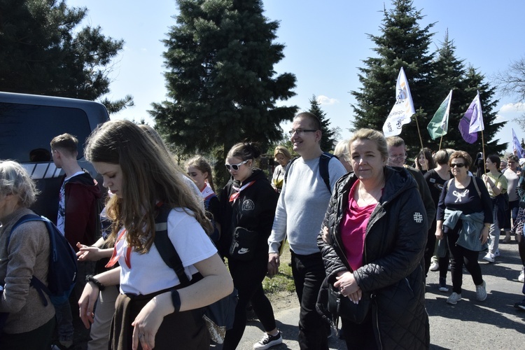 Pielgrzymka z Roszkowej Woli do Żdżar