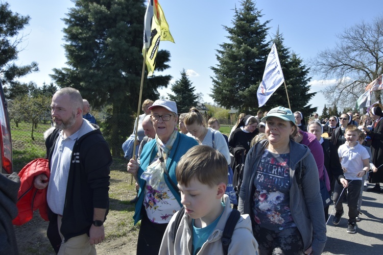 Pielgrzymka z Roszkowej Woli do Żdżar