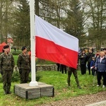 Jugów. Święto Flagi z defiladą wojskową