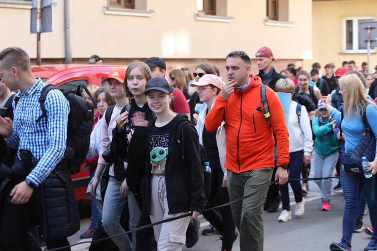 Grupa bł. ks. Sopoćki w gościnie u św. Jana Kantego - w parafii św. Katarzyny i Małgorzaty w Kętach - 2023